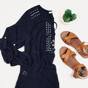 Daniel Rainn navy embroidered blouse